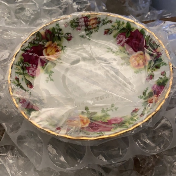 Royal Albert Old Country Roses 9 Piece Teaset - Picture 6 of 7